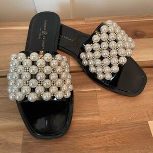 NIB Chinese Laundry Breyer Pearl Slide